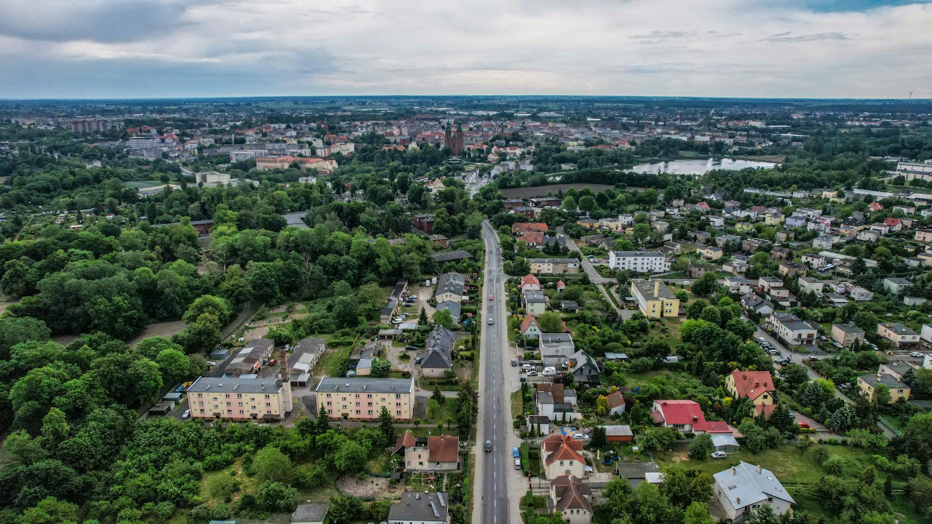 Analiza rynku pracy i bezrobocia w Rybniku - szanse na zatrudnienie dla mieszkańców